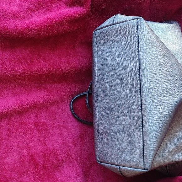 Coach city tote medium metallic silver. excellent used condition. Preloved - Picture 6 of 16